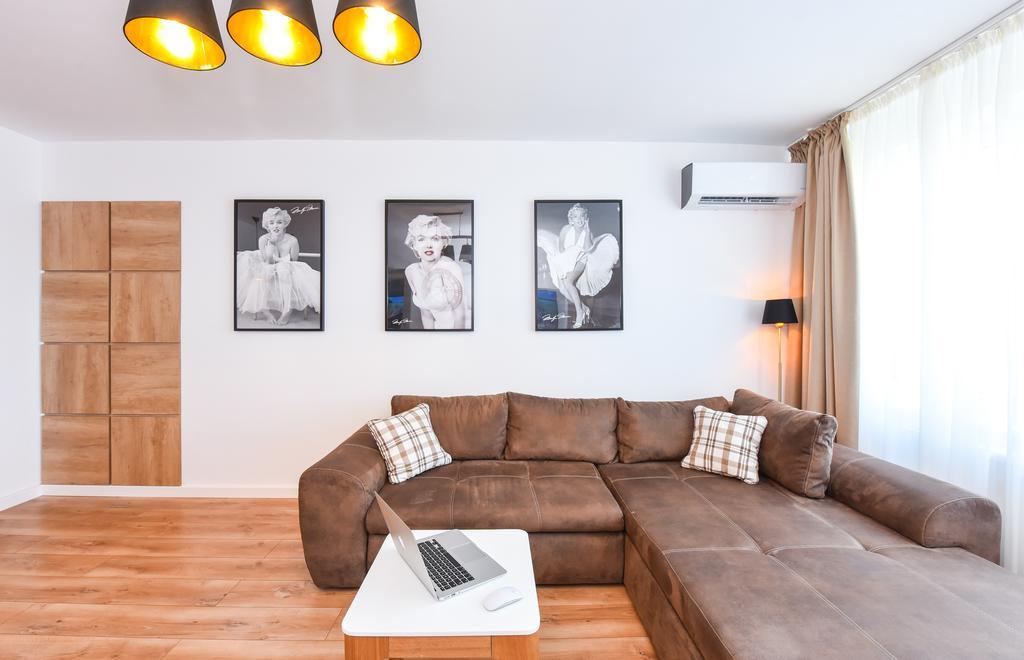Tower By Grand Accommodation Bucarest Extérieur photo